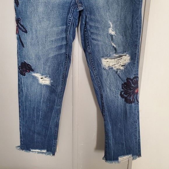 Embroidered Blue Jeans - Picture 3 of 7
